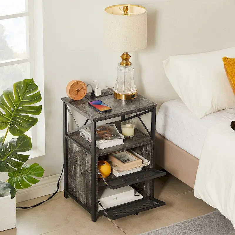 Ensemble de 2 tables de chevet avec station de charge, 2 tiroirs à ouverture latérale, 2 ports USB et 2 prises électriques.