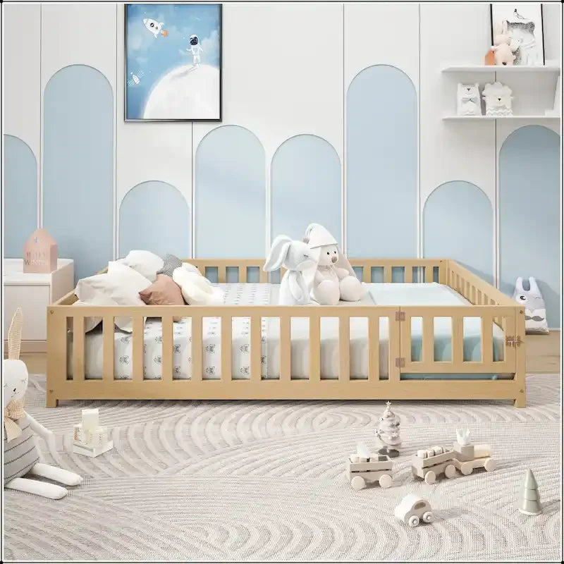Lit plateforme pleine grandeur avec barrière et porte pour enfants