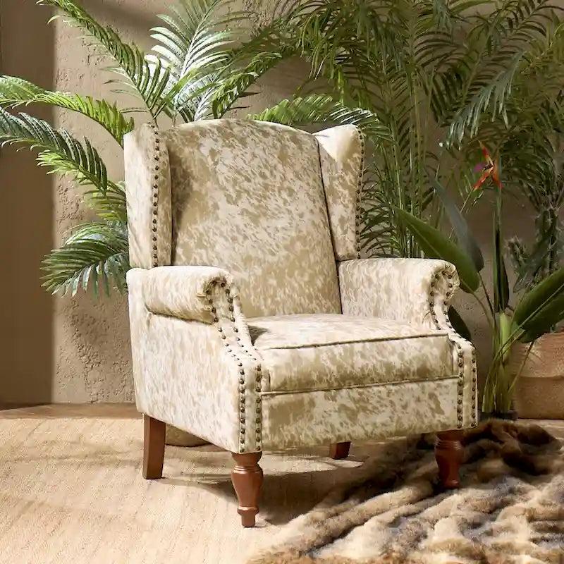 Fauteuil Ivan à motif animal traditionnel avec garniture cloutée par HULALA HOME
