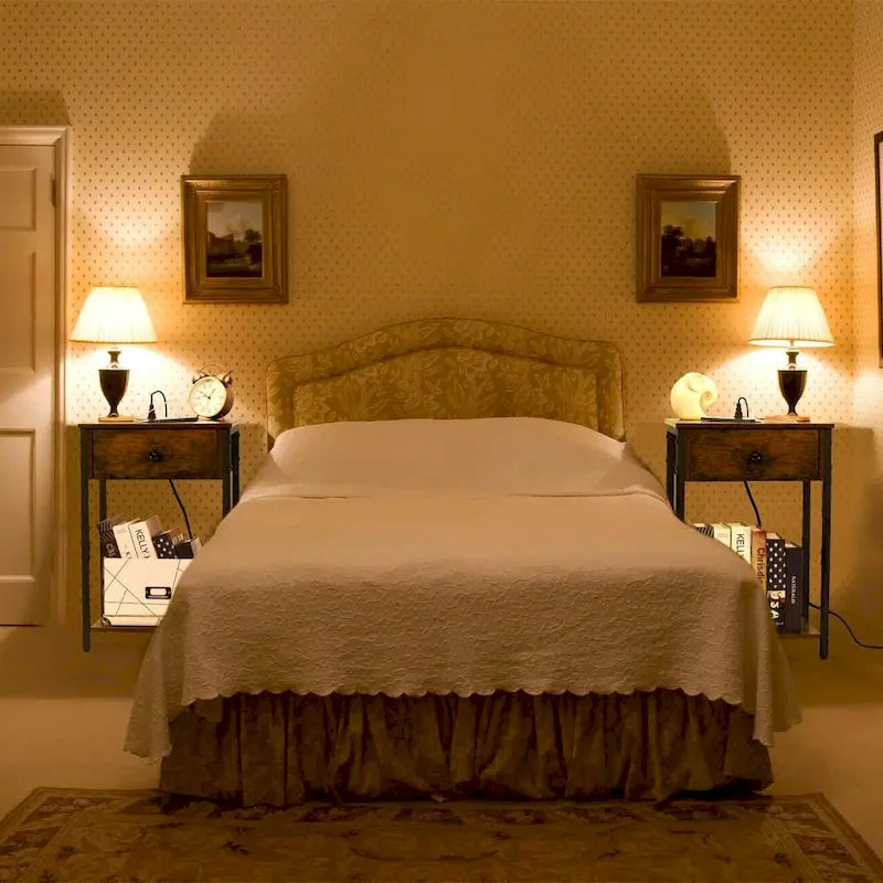 Ensemble de 2 tables de chevet avec station de recharge