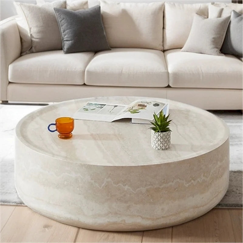 Table basse ronde robuste en fibre de verre avec grand espace de rangement (31,49 €).