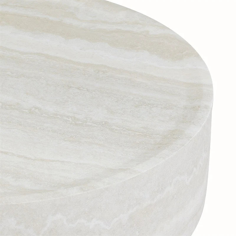 Table basse ronde robuste en fibre de verre avec grand espace de rangement (31,49 €).